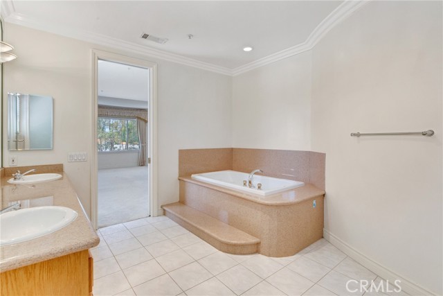 134 E Las Flores Ave, Arcadia CA: https://media.crmls.org/medias/ff9bc23f-b9db-476c-92c5-e24a7e036769.jpg