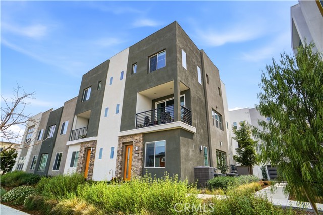 Detail Gallery Image 3 of 31 For 27465 Chamise, Valencia,  CA 91381 - 2 Beds | 3 Baths