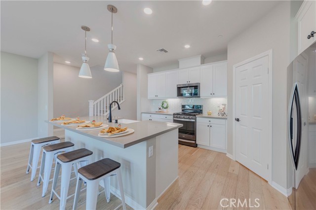 1705 Almond Tree Place, Upland CA: https://media.crmls.org/medias/ff9d2a93-23d8-4595-a492-3077896e86bf.jpg