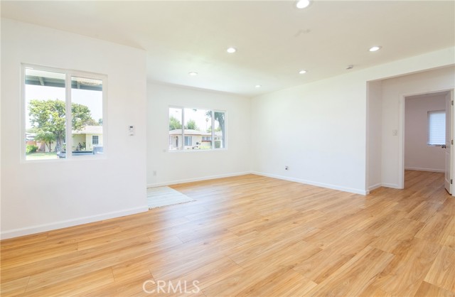 10523 Memphis Avenue, Whittier CA: https://media.crmls.org/medias/ff9d3eb0-f209-4d23-8f06-358c0b1e3533.jpg