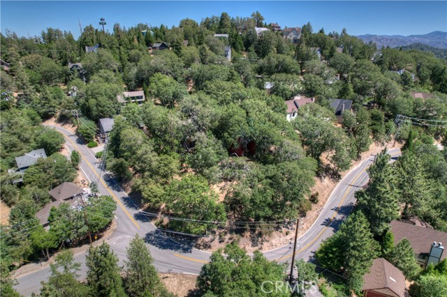 Detail Gallery Image 5 of 18 For 27588 Matterhorn Dr, Lake Arrowhead,  CA 92352 - – Beds | – Baths