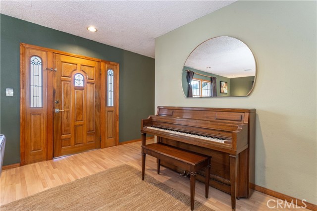 Detail Gallery Image 7 of 33 For 16728 Celtic, Granada Hills,  CA 91344 - 3 Beds | 2 Baths