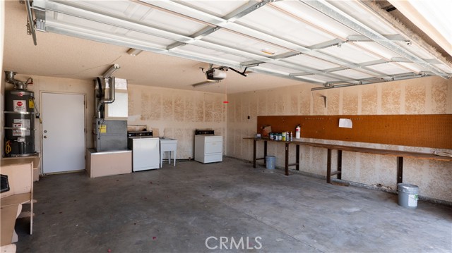 Detail Gallery Image 5 of 13 For 9035 Calle Escorial, Desert Hot Springs,  CA 92240 - 3 Beds | 2 Baths
