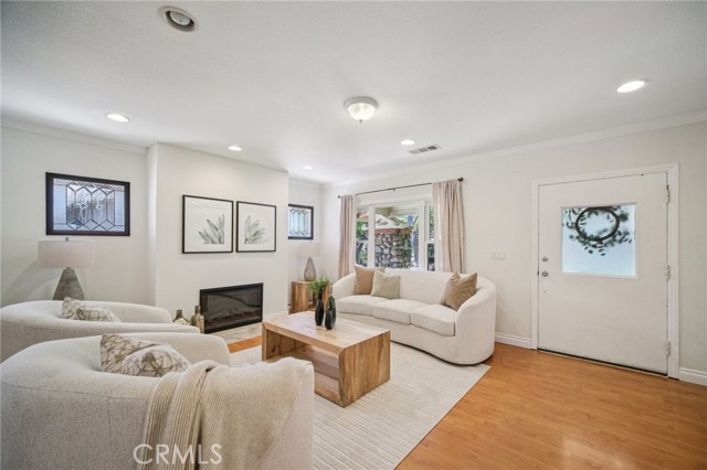 Detail Gallery Image 9 of 53 For 519 E Howard St, Pasadena,  CA 91104 - 3 Beds | 1/1 Baths