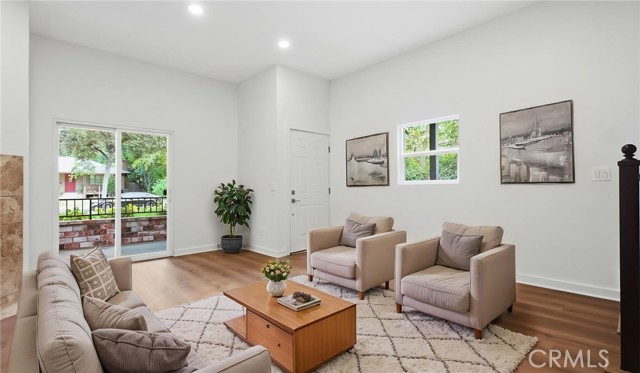 537 Cypress photo 26