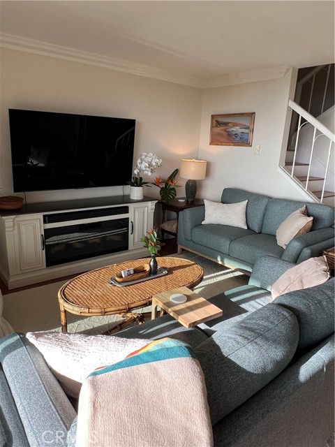 Detail Gallery Image 8 of 49 For 34 Blue Lagoon, Laguna Beach,  CA 92651 - 3 Beds | 3 Baths