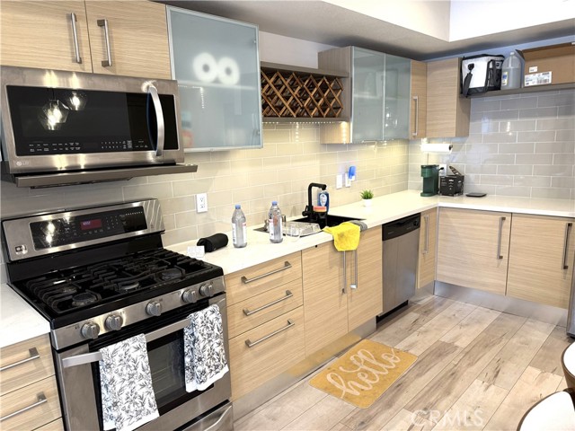1234 Wilshire Blvd, Los Angeles CA: https://media.crmls.org/medias/ffa12972-8bcf-47e9-8079-44e510a5d4c5.jpg