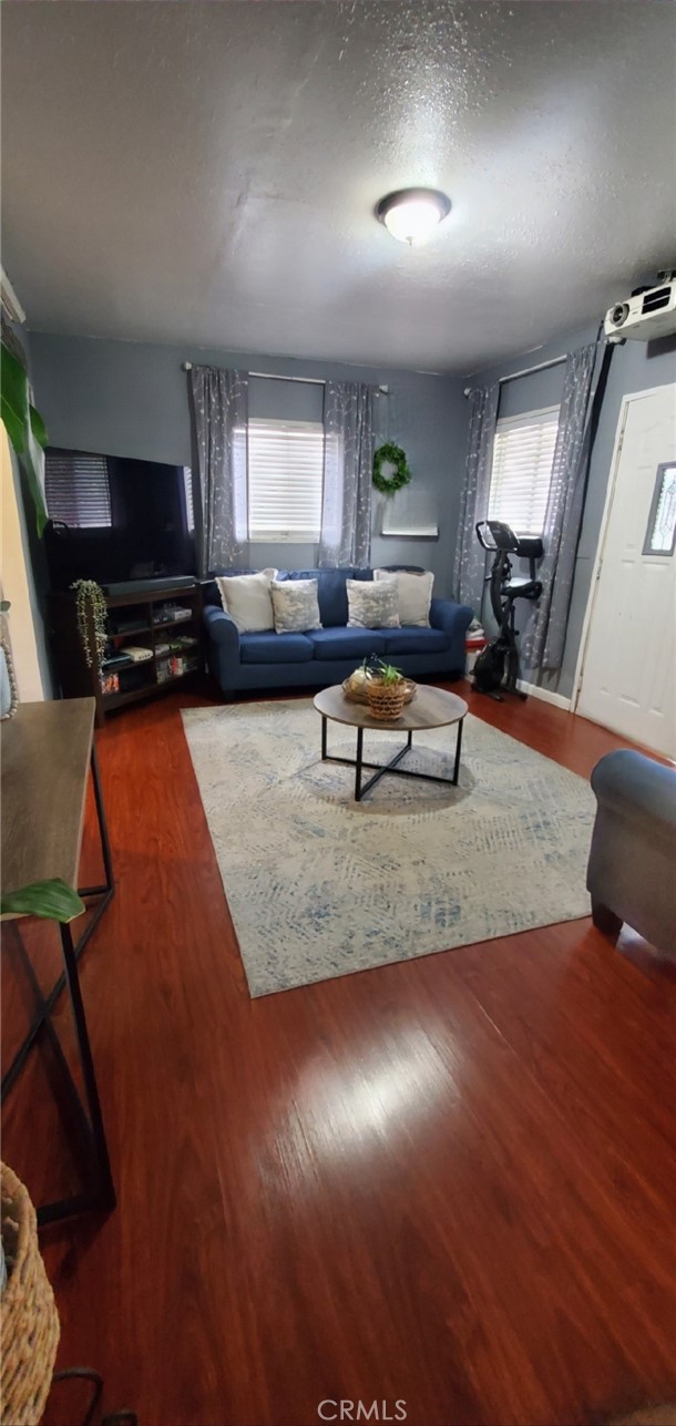 Detail Gallery Image 3 of 26 For 4521 Dozier, East Los Angeles,  CA 90022 - – Beds | – Baths