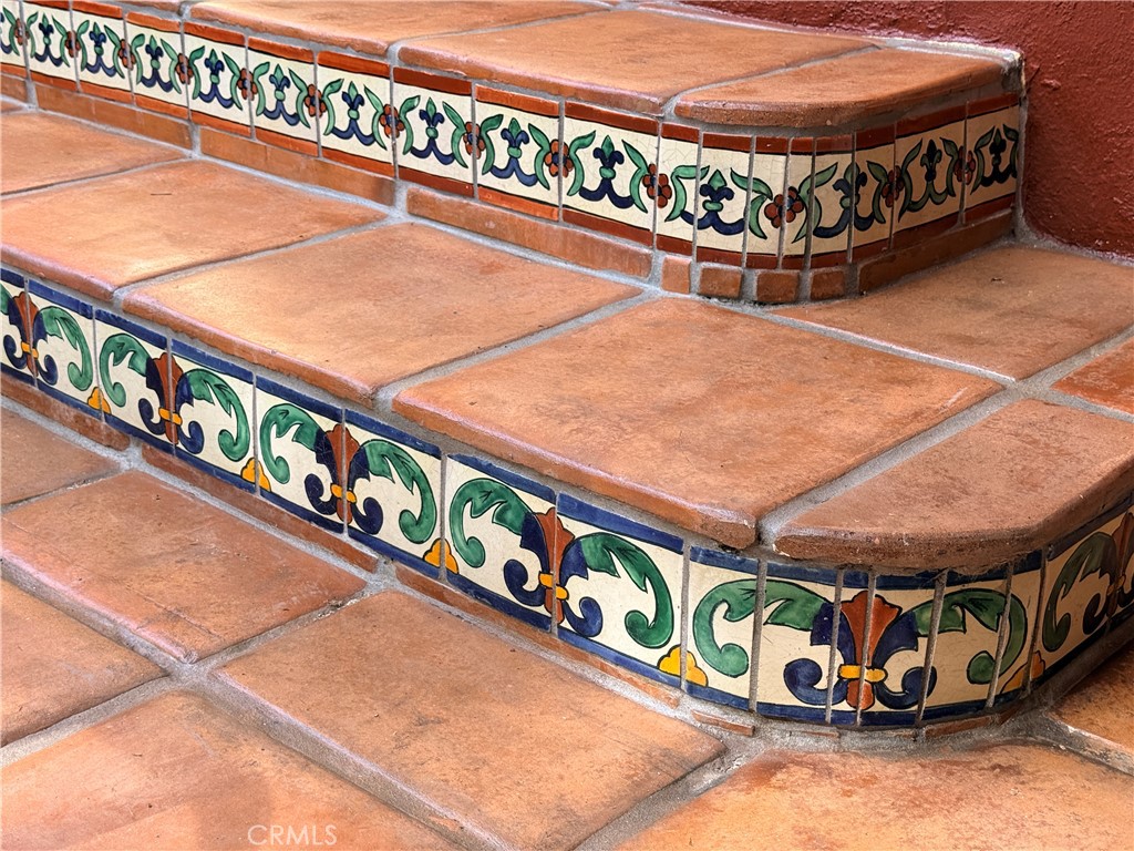 https://media.crmls.org/medias/ffa2d27f-89e8-4225-a1c8-9a6b0091f69f.jpg?preset=X-Large