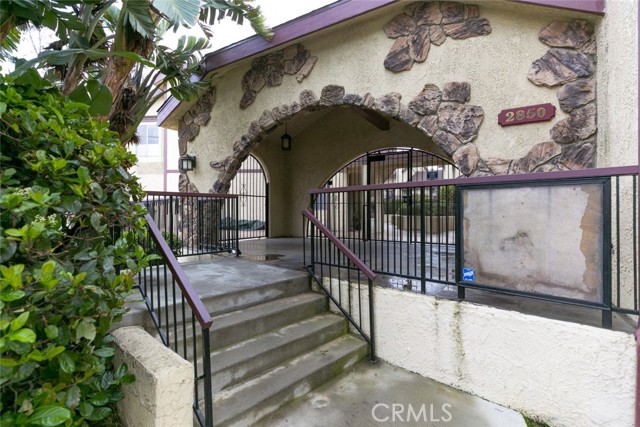 Detail Gallery Image 2 of 27 For 2850 Montrose Ave #6,  La Crescenta,  CA 91214 - 3 Beds | 3 Baths