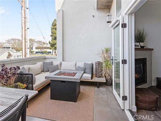 Detail Gallery Image 4 of 32 For 3506 Blossom Ln #C,  Redondo Beach,  CA 90278 - 3 Beds | 2/1 Baths