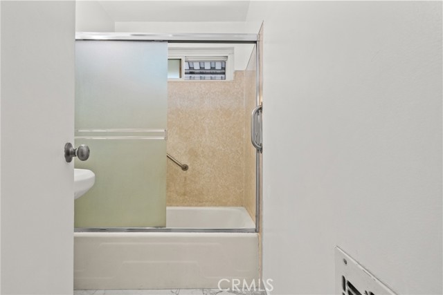 Detail Gallery Image 24 of 26 For 7137 Coldwater Canyon Ave #10,  North Hollywood,  CA 91605 - 2 Beds | 1 Baths