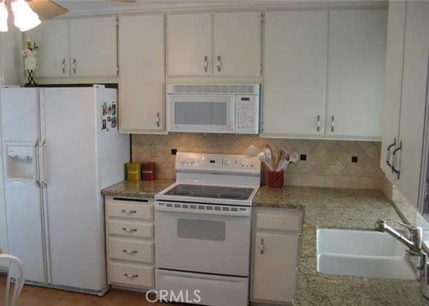 22081 Broken Bow Drive, Lake Forest CA: https://media.crmls.org/medias/ffa5e7f8-cf9d-465d-830b-f82386804078.jpg