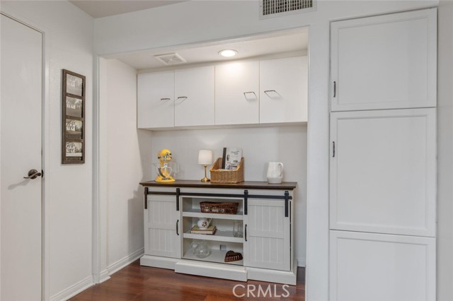 502 Charles Street, Moorpark CA: https://media.crmls.org/medias/ffa60782-2574-4c4a-aa44-3faafa62f8c7.jpg