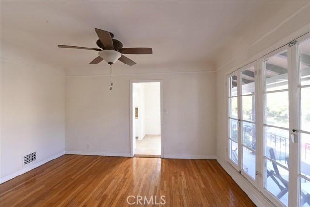 Detail Gallery Image 16 of 30 For 915 S Le Doux Rd, Los Angeles,  CA 90035 - 3 Beds | 2 Baths