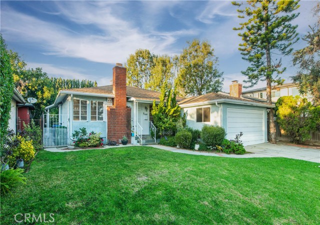 Detail Gallery Image 2 of 29 For 10851 Woodbine, Los Angeles,  CA 90034 - 2 Beds | 1 Baths