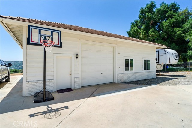 13288 Oak Crest Drive, Yucaipa CA: https://media.crmls.org/medias/ffa8ca30-4cdb-4f84-ba0c-abdcff60d04c.jpg