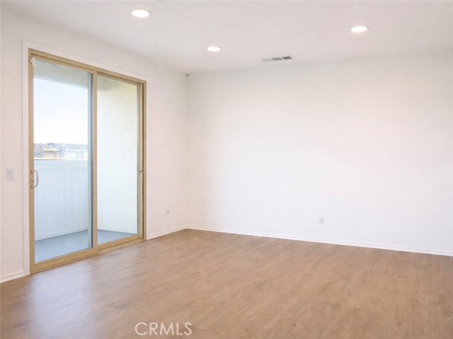 Detail Gallery Image 4 of 26 For 29251 Water Glass Ct, Winchester,  CA 92596 - 3 Beds | 2 Baths