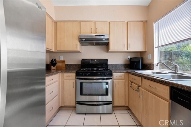 Detail Gallery Image 5 of 17 For 11375 Winery Dr., Fontana,  CA 92337 - 3 Beds | 2 Baths