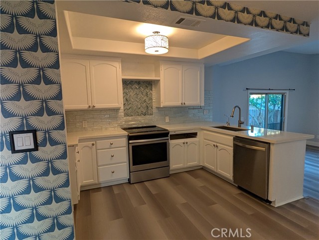 Detail Gallery Image 6 of 30 For 23040 Giant Fir Pl, Canyon Lake,  CA 92587 - 3 Beds | 2 Baths