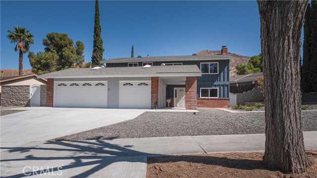 805 Kentwood Dr, Riverside, CA 92507