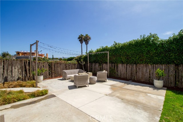 807 El Redondo Avenue, Redondo Beach CA: https://media.crmls.org/medias/ffaa8876-81b5-4ba8-a5dc-54f329f49e68.jpg