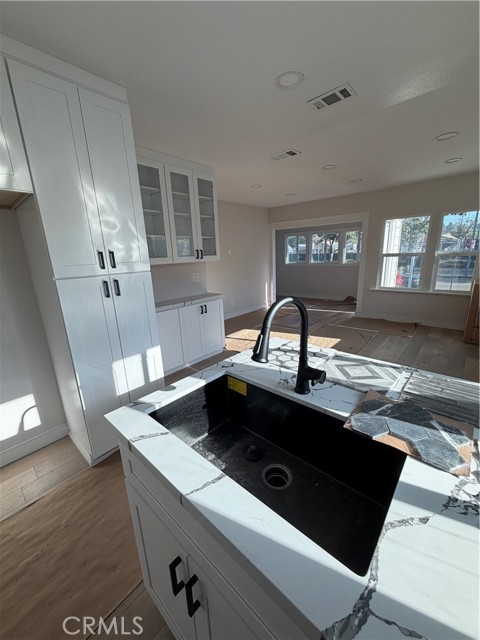 Detail Gallery Image 5 of 21 For 515 E Garfield Ave, Glendale,  CA 91205 - 3 Beds | 2 Baths