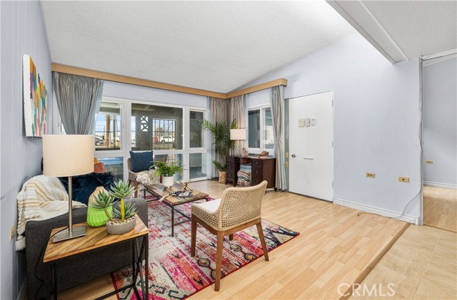 Detail Gallery Image 9 of 48 For 13660 El Dorado Dr 34d,  Seal Beach,  CA 90740 - 2 Beds | 1 Baths