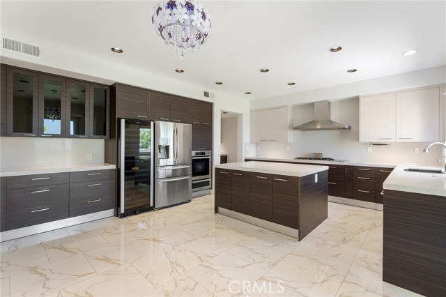 2528 N San Miguel Drive, Orange CA: https://media.crmls.org/medias/ffad7d79-1da4-4186-834a-439295d1cc19.jpg