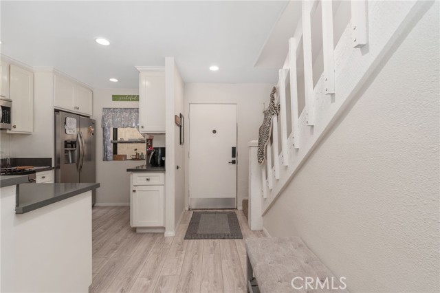 Front Image Thumbnail for CRDW26185228