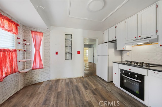 Detail Gallery Image 6 of 8 For 4665 Rio Ave., Long Beach,  CA 90805 - 2 Beds | 1 Baths