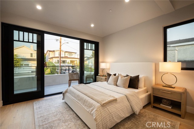 1721 Oak Avenue, Manhattan Beach CA: https://media.crmls.org/medias/ffafb408-6c2d-477a-810d-75564aeeeb31.jpg