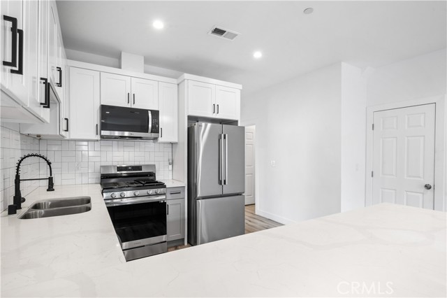 Detail Gallery Image 22 of 61 For 10857 Morrison St, North Hollywood,  CA 91601 - – Beds | – Baths