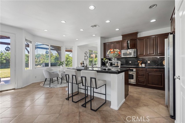 1512 E Nocta Privado, Ontario CA: https://media.crmls.org/medias/ffb0feb2-8b37-4821-91f9-488d3dd2bc32.jpg