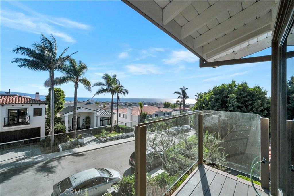 857 6th — architectural residence