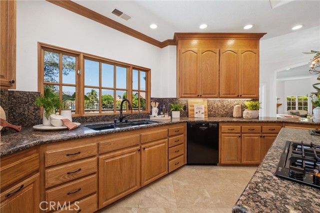 Detail Gallery Image 16 of 72 For 28911 Glen Ridge, Mission Viejo,  CA 92692 - 5 Beds | 4/1 Baths