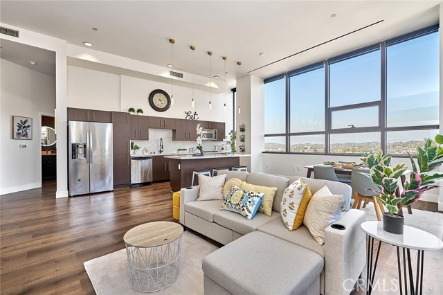 Detail Gallery Image 14 of 66 For 1100 Wilshire Bld #1806,  Los Angeles,  CA 90017 - 2 Beds | 2 Baths