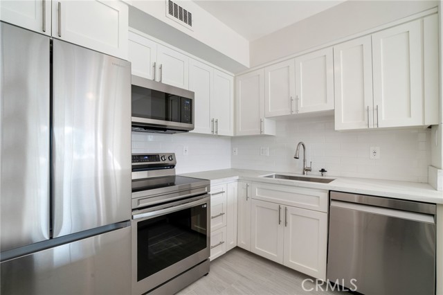 Detail Gallery Image 5 of 21 For 969 Hilgard, Los Angeles,  CA 90024 - 1 Beds | 1 Baths