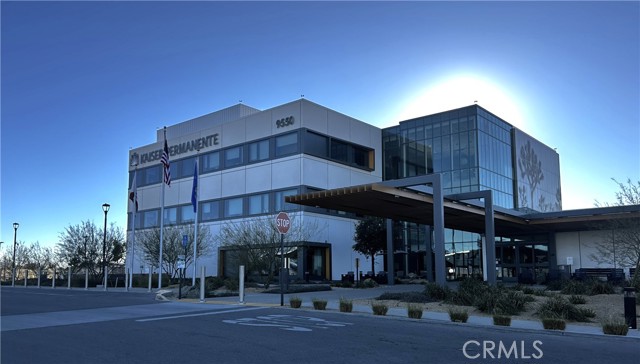 13275 Lone Pine Court, Hesperia CA: https://media.crmls.org/medias/ffb2adde-1891-470c-89c2-60d7e275ac47.jpg
