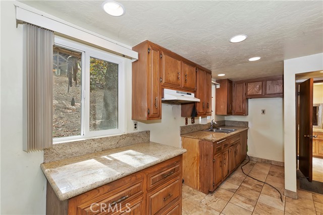 Detail Gallery Image 12 of 37 For 152 Weisshorn Dr, Crestline,  CA 92325 - 3 Beds | 2 Baths