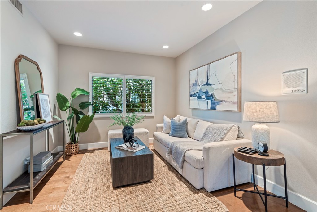 MLS #OC25238106 image #16