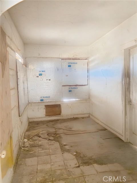 Detail Gallery Image 4 of 10 For 82467 4th St, Trona,  CA 93562 - 3 Beds | 1 Baths