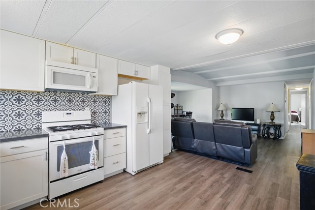 Detail Gallery Image 9 of 22 For 982 E Lassen Ave #32,  Chico,  CA 95973 - 2 Beds | 1 Baths