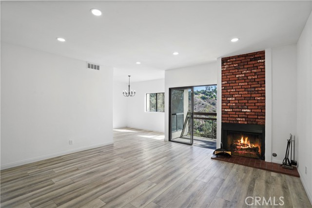 Detail Gallery Image 6 of 45 For 859 Temple Ter, Los Angeles,  CA 90042 - 2 Beds | 2/1 Baths