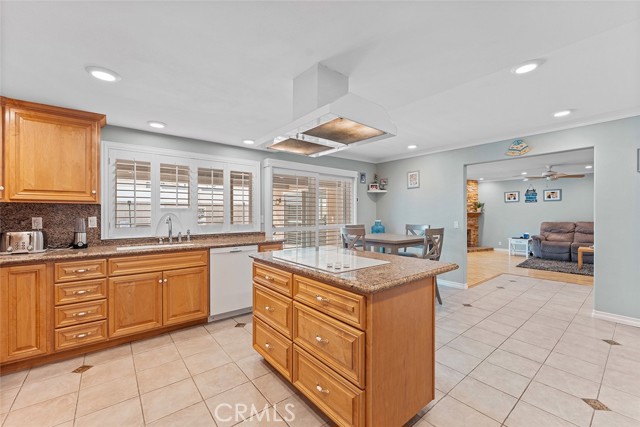 Detail Gallery Image 13 of 41 For 8762 St Andrews Ave, Westminster,  CA 92683 - 4 Beds | 3 Baths