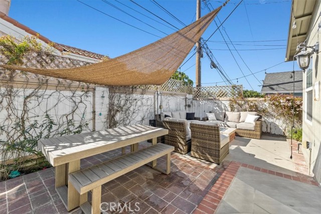1142 21st Street, Manhattan Beach, California 90266, 3 Bedrooms Bedrooms, ,1 BathroomBathrooms,Residential,Sold,21st Street,SB22021761