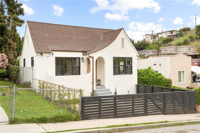 Detail Gallery Image 4 of 33 For 4573 Zane St, Los Angeles,  CA 90032 - 2 Beds | 2 Baths