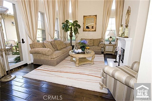 37 Twiggs, Irvine CA: https://media.crmls.org/medias/ffb7c657-68fe-47e3-8fa9-b625062fb375.jpg