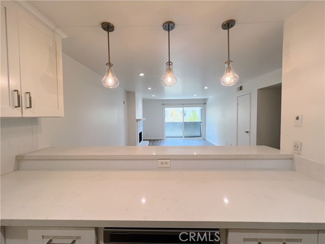 Detail Gallery Image 9 of 26 For 1940 N Highland Ave #25,  Los Angeles,  CA 90068 - 2 Beds | 2 Baths