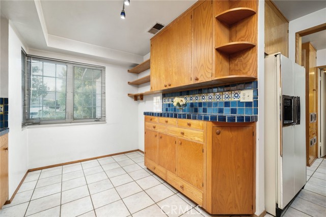 644 W 10th Street, Claremont CA: https://media.crmls.org/medias/ffb8b6ca-f04b-4885-bde0-eabc723c3c2a.jpg